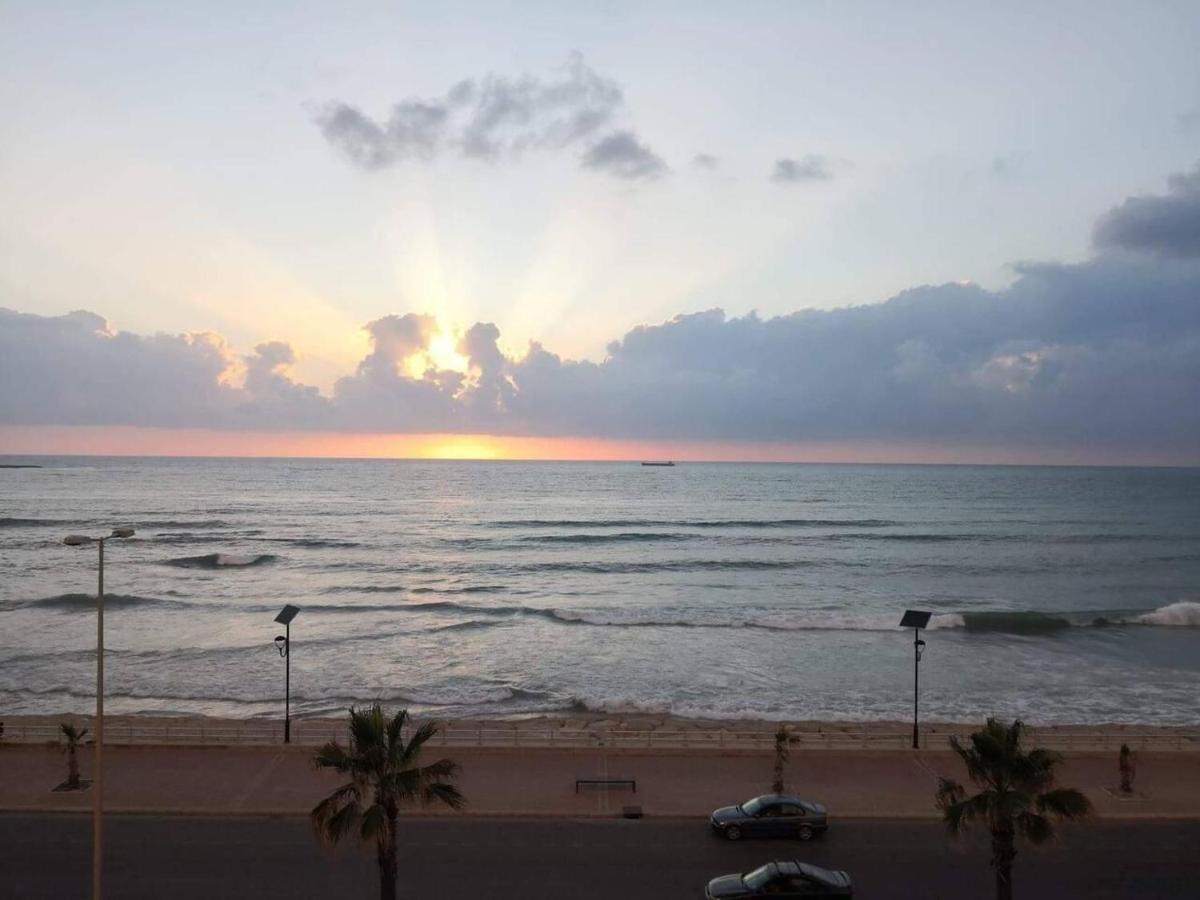Big Seafront Apartment In Saida Lebanon Екстериор снимка